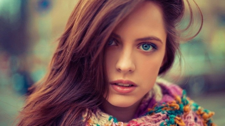 Couleurs de cheveux à la mode pour les femmes aux cheveux bruns et palette et recommandations pour la teinture