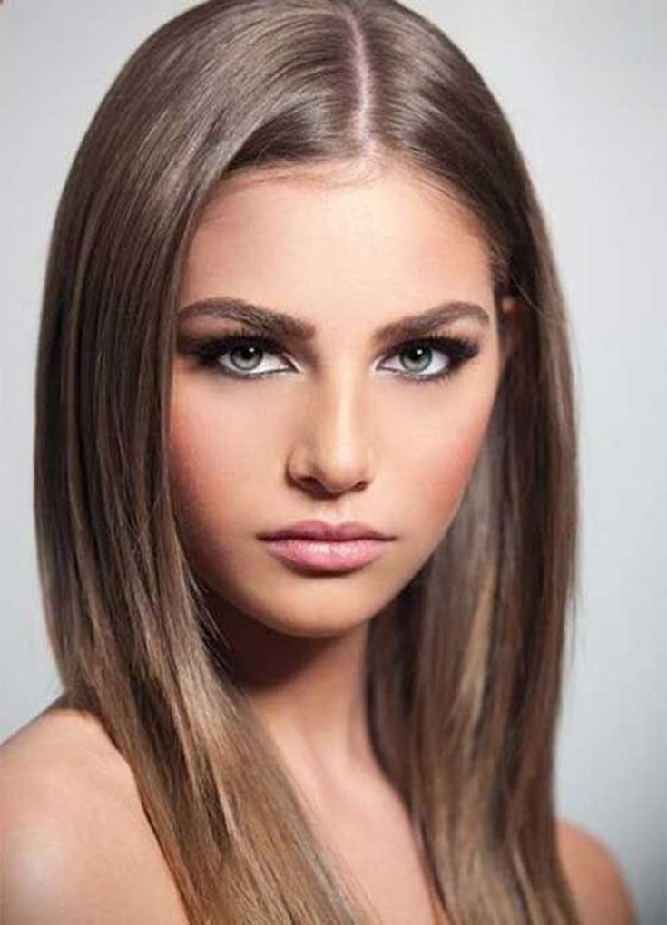 Couleurs de cheveux à la mode pour les femmes aux cheveux bruns et palette et recommandations pour la teinture