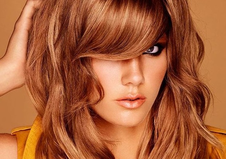 Couleurs de cheveux à la mode pour les femmes aux cheveux bruns et palette et recommandations pour la teinture
