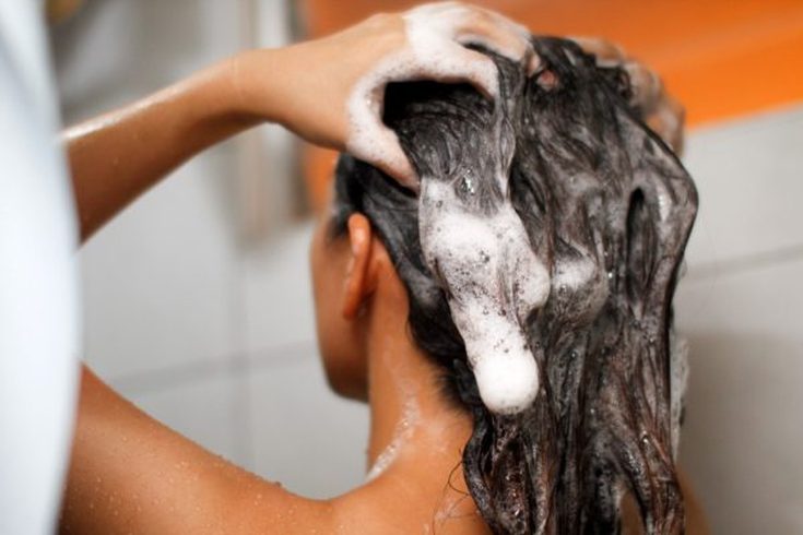 Huile de pêche pour les cheveux