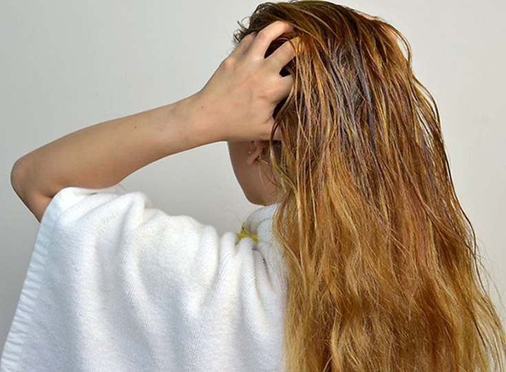 L'huile de coco pour les cheveux