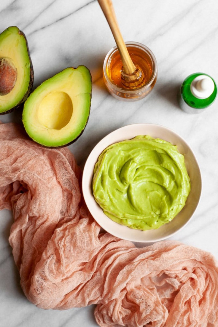 Huile d'avocat pour les cheveux