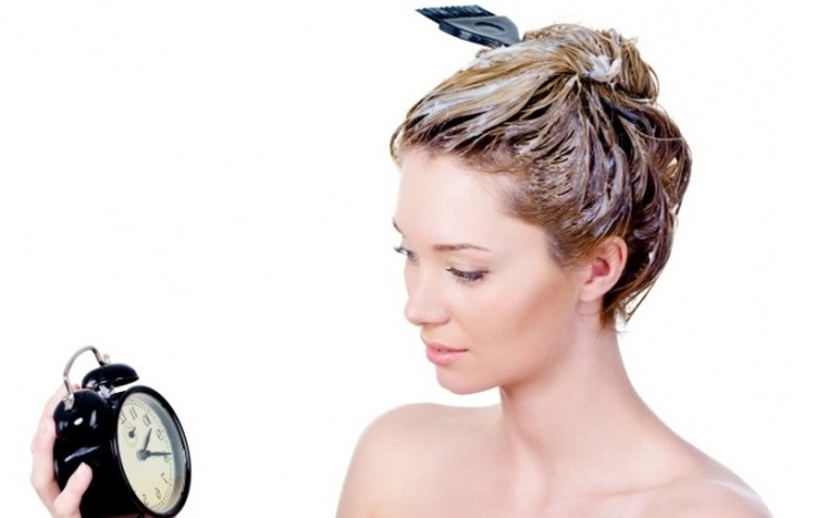 Comment éclaircir les cheveux 2 tons à la maison