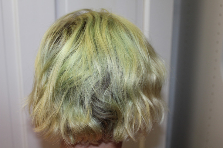 Comment enlever les cheveux verts des cheveux après la teinture