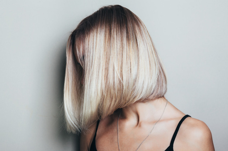 Comment éclaircir les cheveux 2 tons à la maison