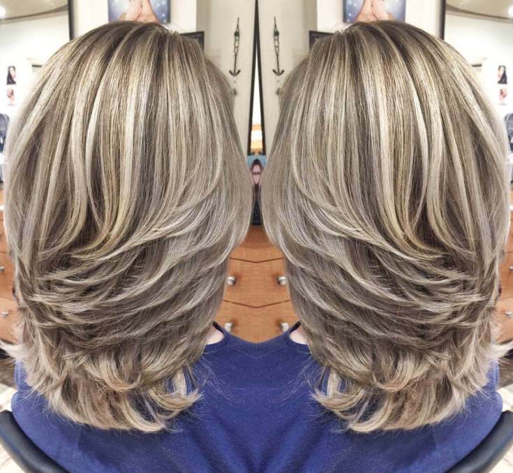 Mise en évidence sur une cascade de coupes de cheveux - les meilleures techniques pour les cheveux raides et bouclés