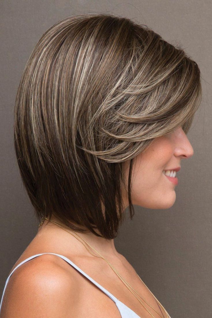 Mise en évidence sur une cascade de coupes de cheveux - les meilleures techniques pour les cheveux raides et bouclés