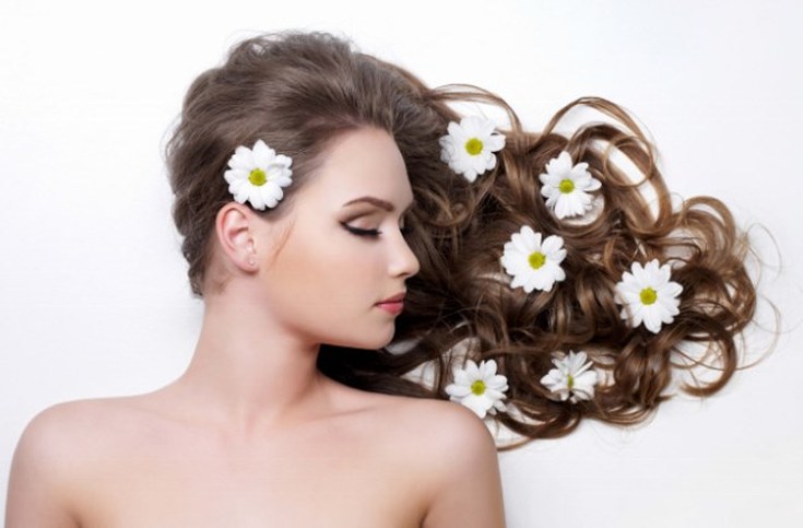 Comment éclaircir les cheveux 2 tons à la maison